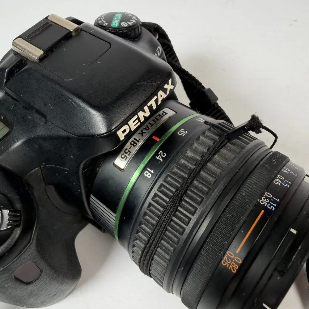AS IS Pentax ist DL DSLR Camera w/ Pentax DA 18-55mm AL Lens & Strap For Parts